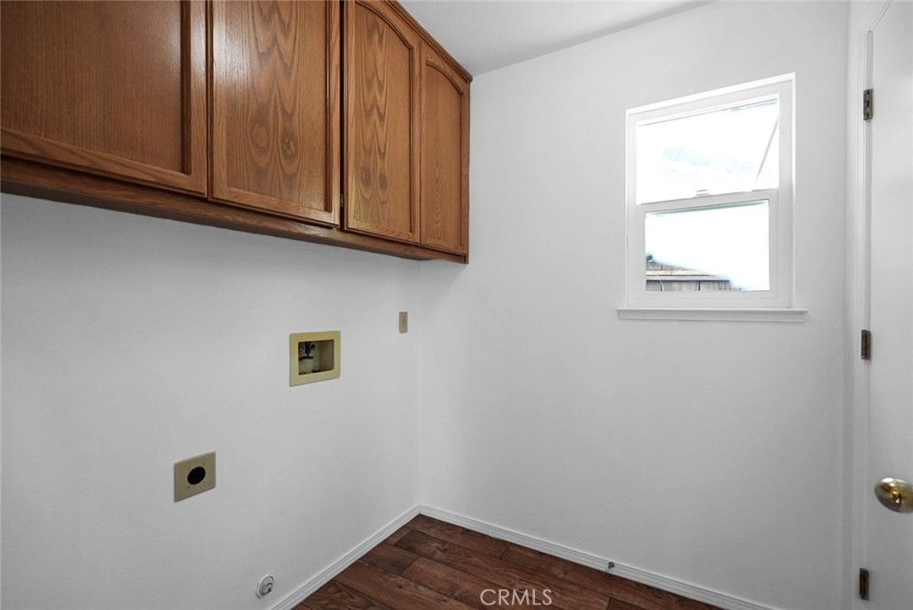 Image 11 of property listing at 975 Doe Court, Merced, CA 95340