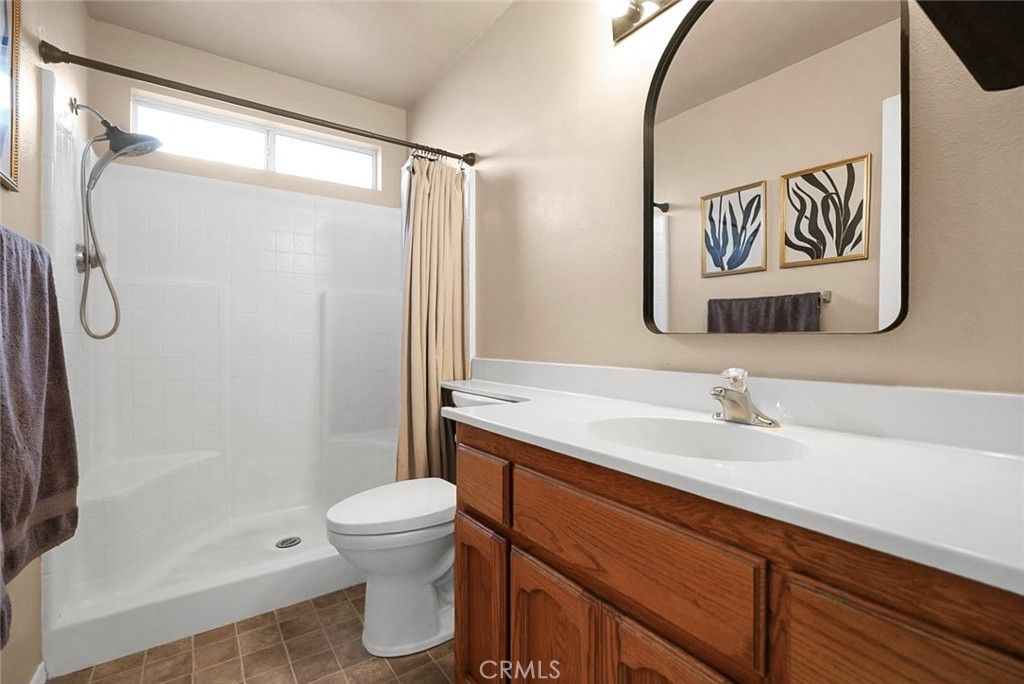 Image 21 of property listing at 975 Doe Court, Merced, CA 95340