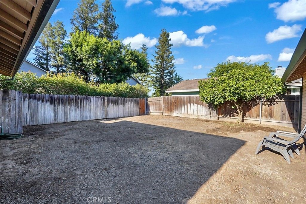 Image 23 of property listing at 975 Doe Court, Merced, CA 95340