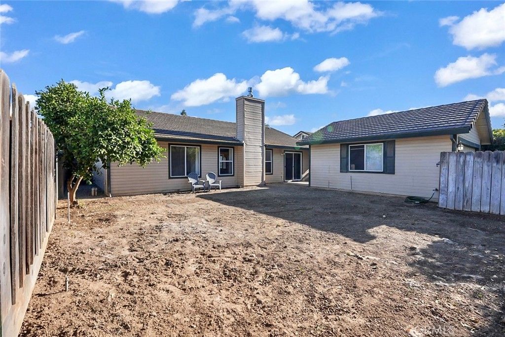Image 24 of property listing at 975 Doe Court, Merced, CA 95340