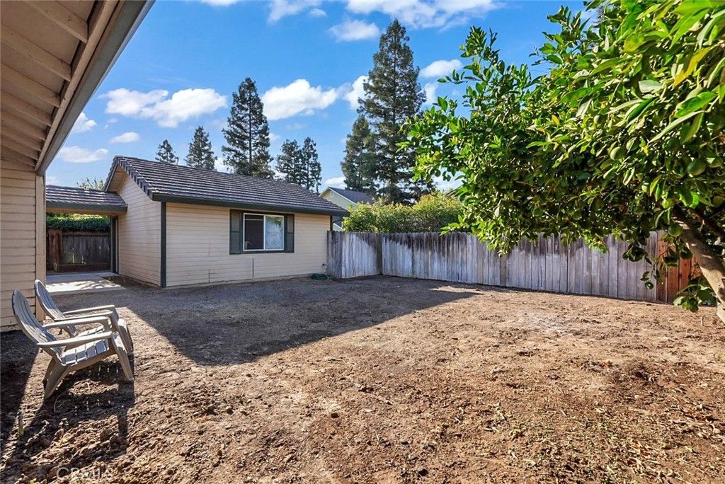 Image 25 of property listing at 975 Doe Court, Merced, CA 95340