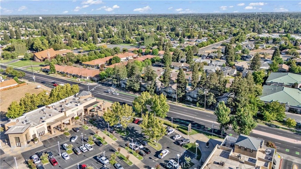Image 27 of property listing at 975 Doe Court, Merced, CA 95340