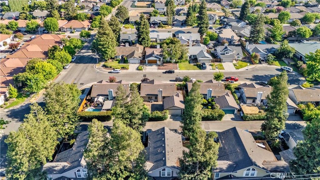 Image 32 of property listing at 975 Doe Court, Merced, CA 95340