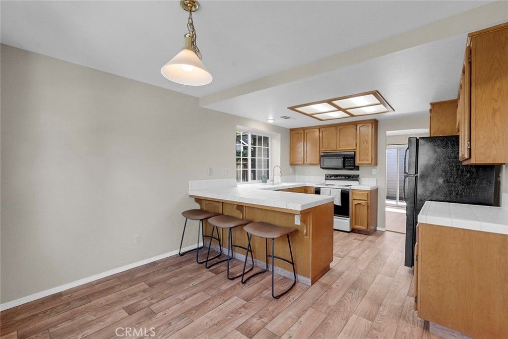 Image 5 of property listing at 975 Doe Court, Merced, CA 95340