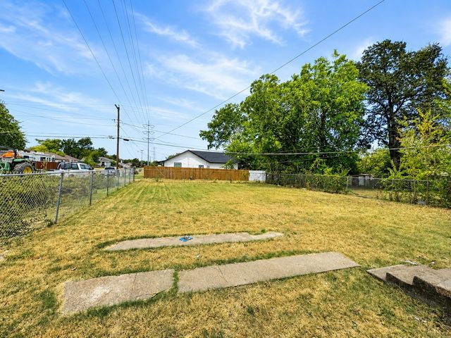 5536 Farnsworth Avenue, Fort Worth, TX 76107