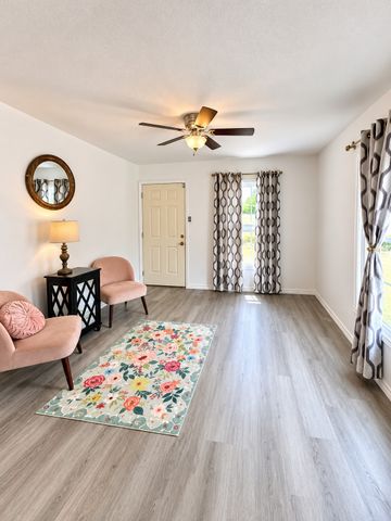 5536 Farnsworth Avenue, Fort Worth, TX 76107