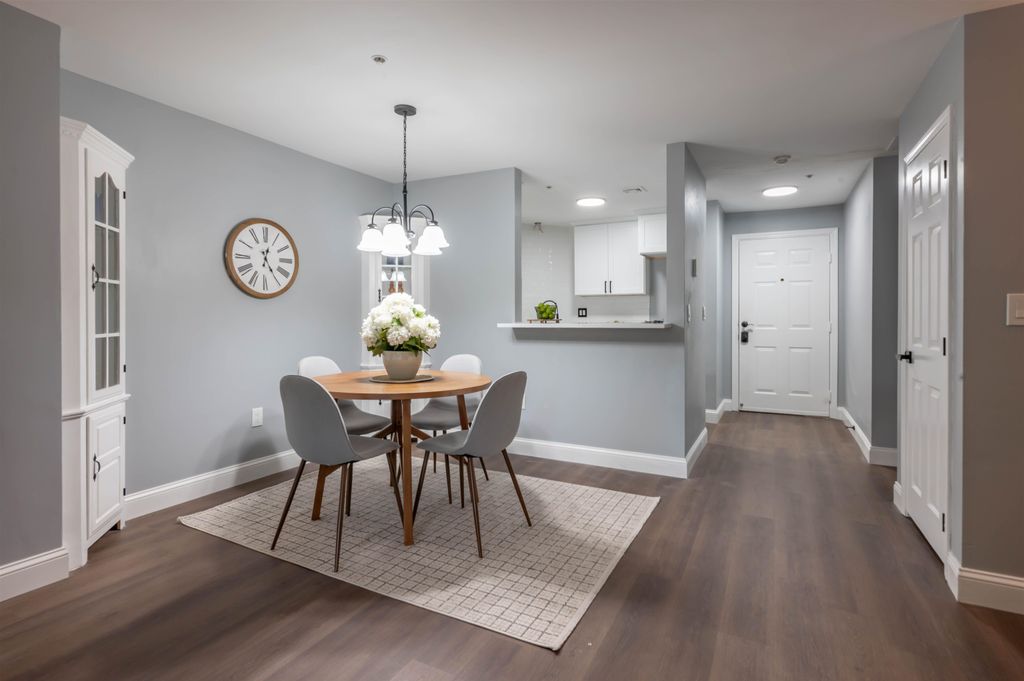 20 Ledgewood Hills Dr Apt 103, Nashua, NH 03062