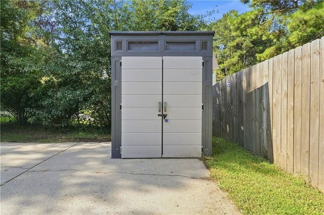 31 Kingston Pointe Drive, Kingston, GA 30145