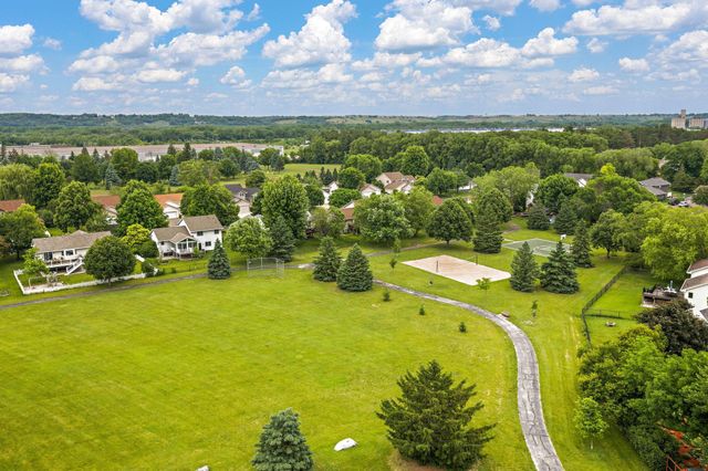2008 Parkway Avenue, Shakopee, MN 55379