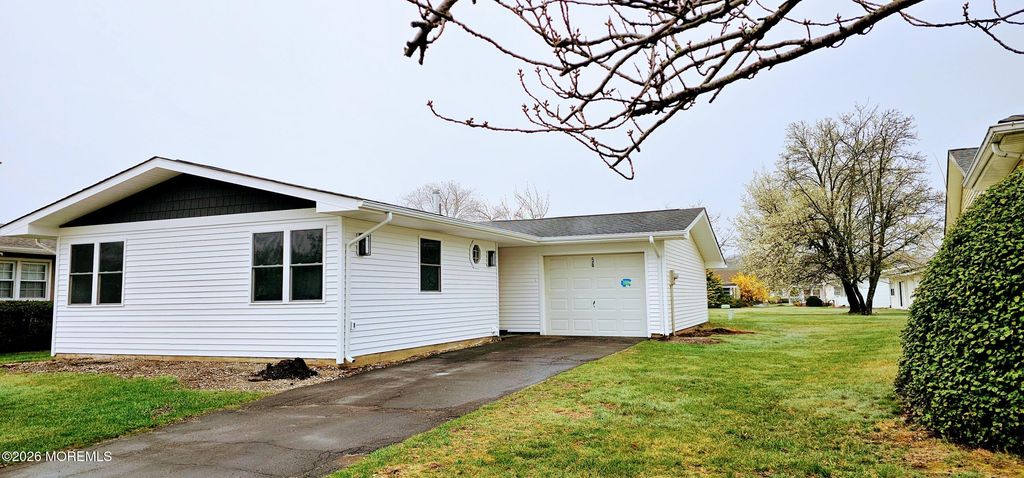 56 Darley Circle, Brick, NJ 08724