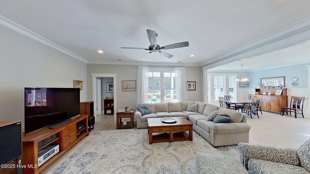 410 Hawthorne Road, New Bern, NC 28562