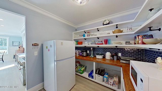 410 Hawthorne Road, New Bern, NC 28562