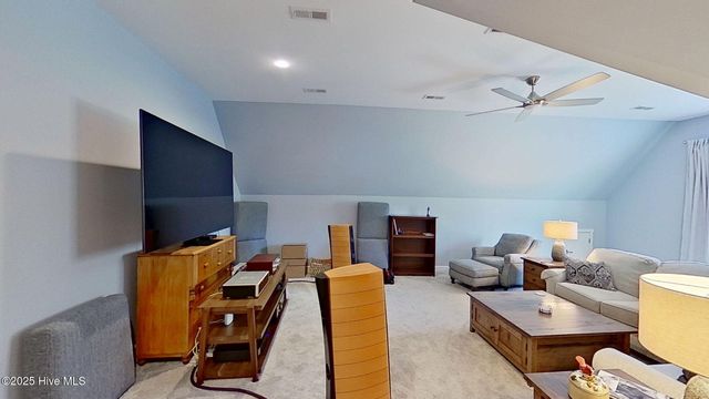 410 Hawthorne Road, New Bern, NC 28562