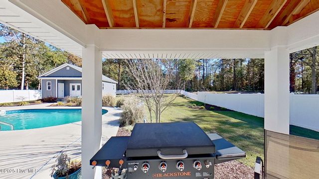 410 Hawthorne Road, New Bern, NC 28562