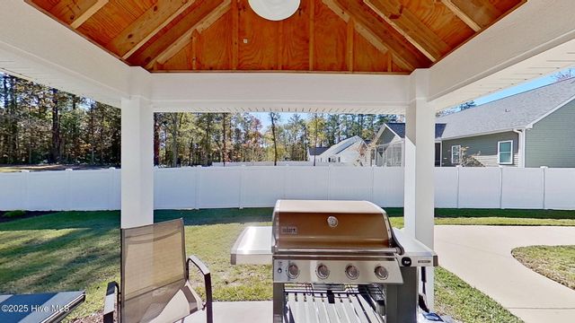 410 Hawthorne Road, New Bern, NC 28562