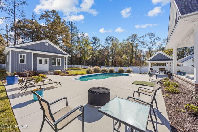 410 Hawthorne Road, New Bern, NC 28562