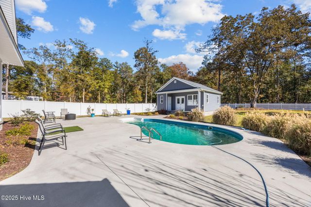 410 Hawthorne Road, New Bern, NC 28562