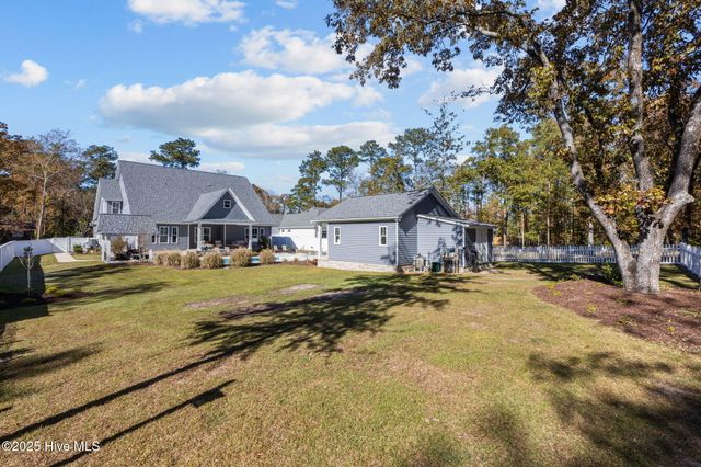 410 Hawthorne Road, New Bern, NC 28562