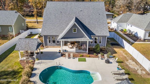 410 Hawthorne Road, New Bern, NC 28562