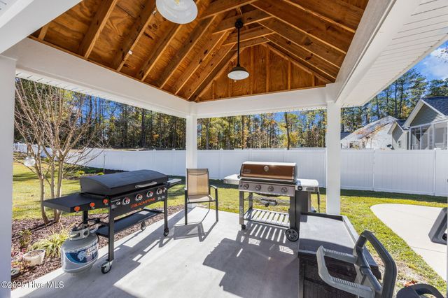 410 Hawthorne Road, New Bern, NC 28562