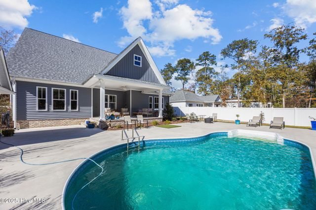 410 Hawthorne Road, New Bern, NC 28562