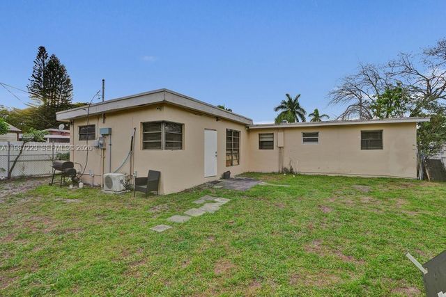 3500 SW 37th St A, West Park, FL 33023