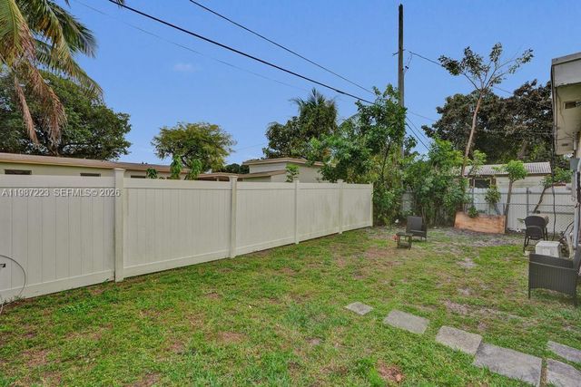 3500 SW 37th St A, West Park, FL 33023