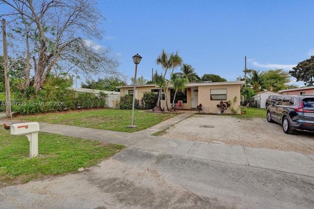 3500 SW 37th St A, West Park, FL 33023