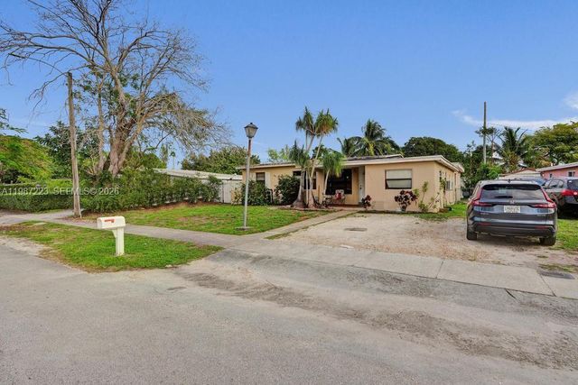 3500 SW 37th St A, West Park, FL 33023