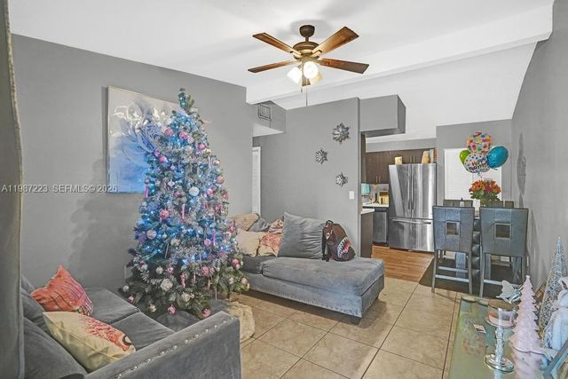 3500 SW 37th St A, West Park, FL 33023