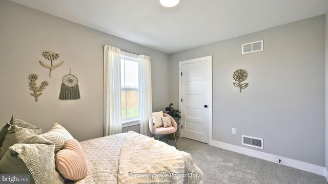 41 CANTERBURY LN, Annville, PA 17003