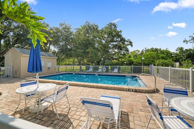 5146 HARPERS CROFT 13, Sarasota, FL 34235