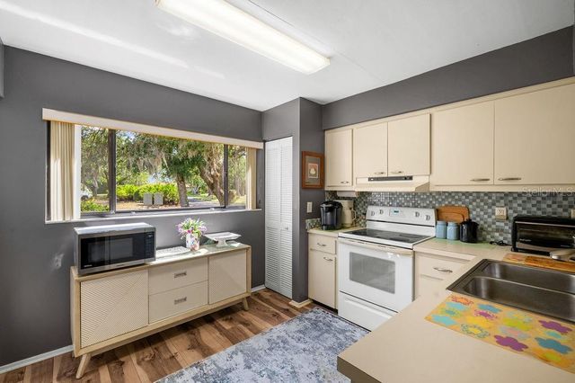 5146 HARPERS CROFT 13, Sarasota, FL 34235
