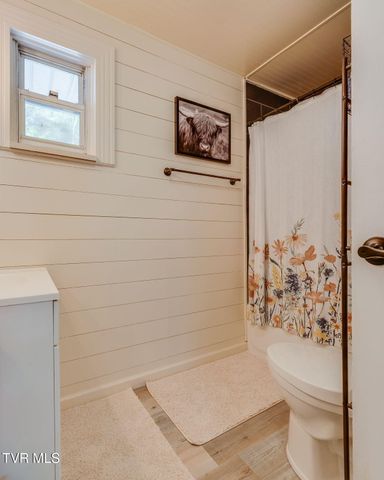 4320 Reservoir Road, Kingsport, TN 37660