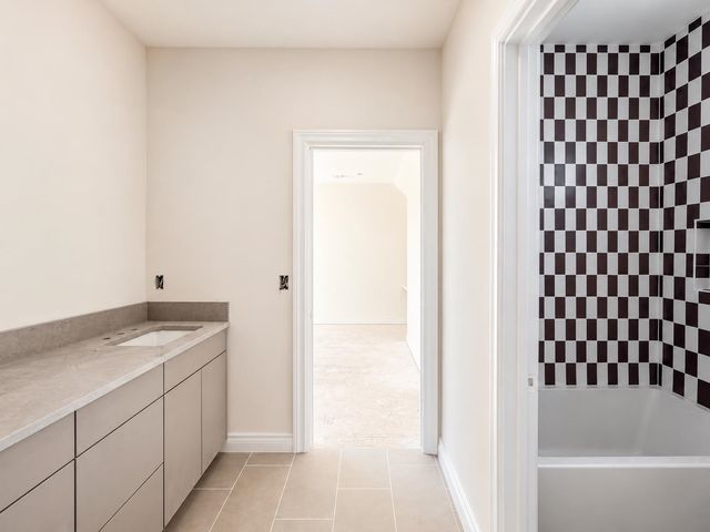 4710 N Ridge Port St., Wichita, KS 67205