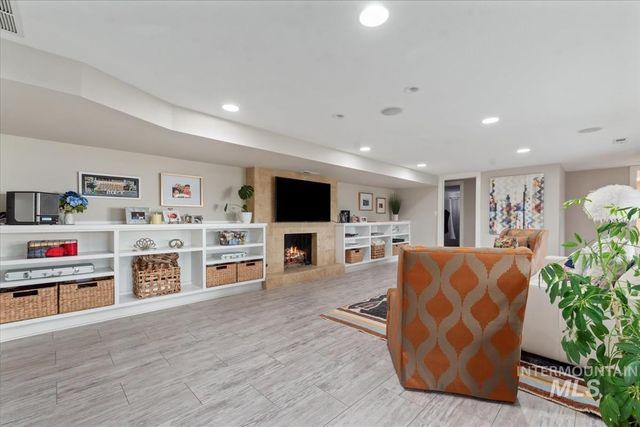 4814 W Roberts Rd, Boise, ID 83705