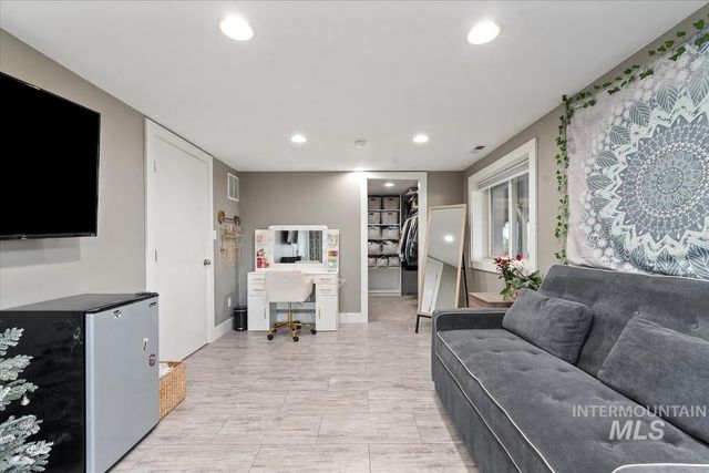 4814 W Roberts Rd, Boise, ID 83705