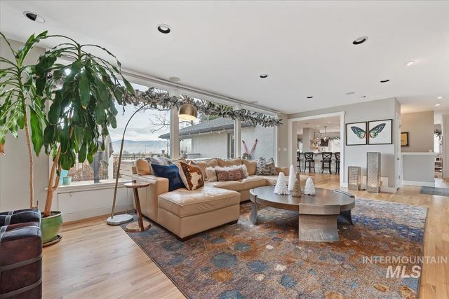 4814 W Roberts Rd, Boise, ID 83705