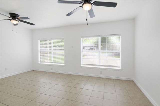 4216 Selkirk Drive W, Fort Worth, TX 76109