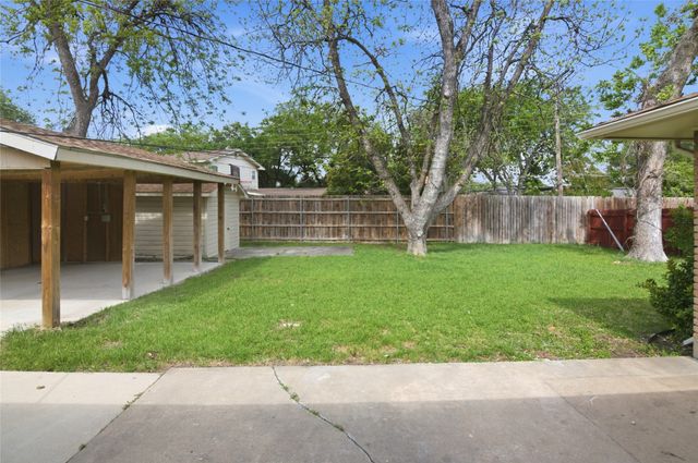 4216 Selkirk Drive W, Fort Worth, TX 76109