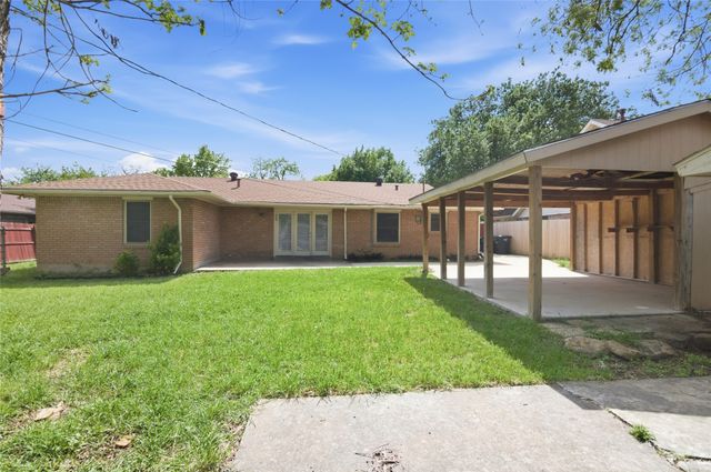 4216 Selkirk Drive W, Fort Worth, TX 76109