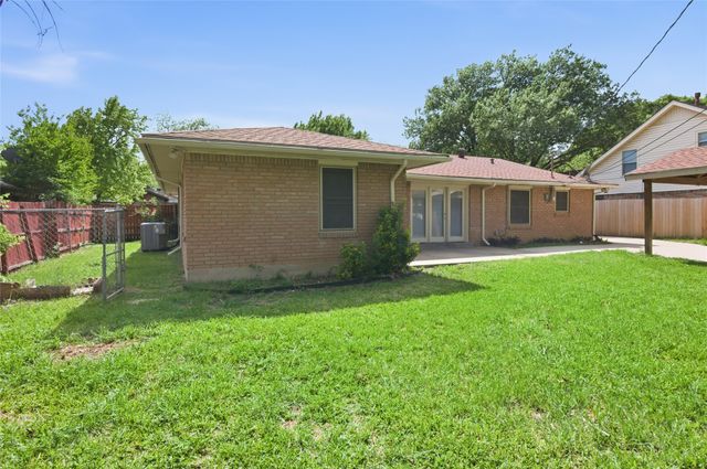 4216 Selkirk Drive W, Fort Worth, TX 76109