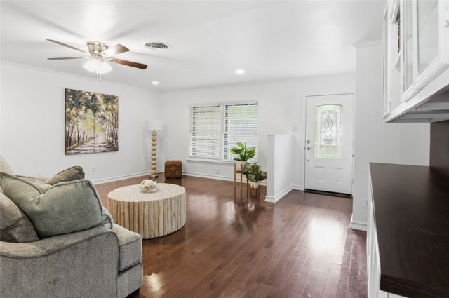 4216 Selkirk Drive W, Fort Worth, TX 76109