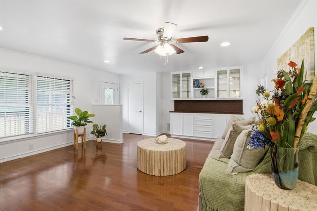 4216 Selkirk Drive W, Fort Worth, TX 76109