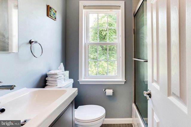 258 BURGESS AVE, Alexandria, VA 22305