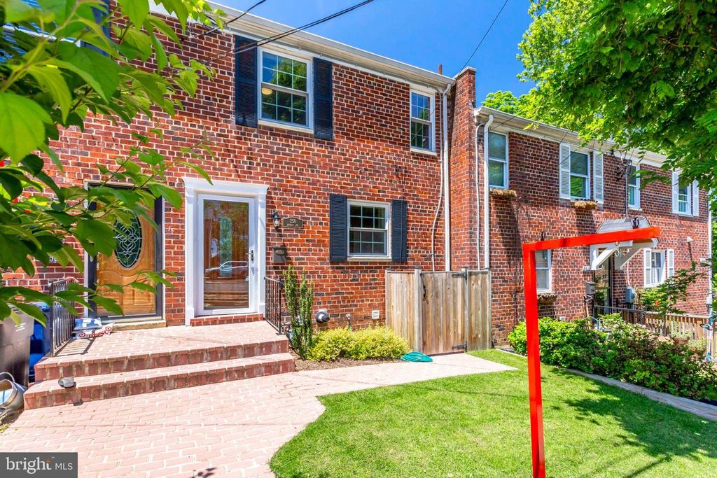 258 BURGESS AVE, Alexandria, VA 22305