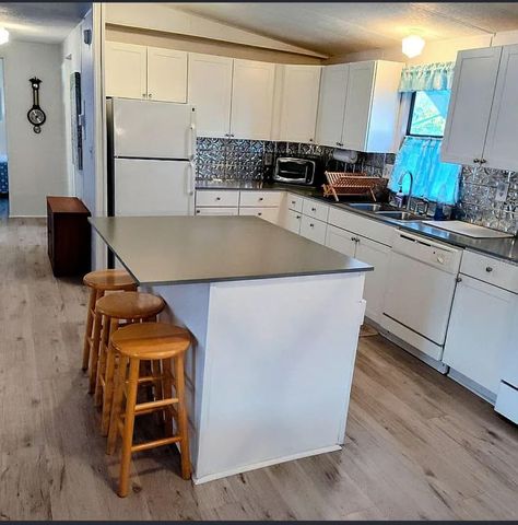 831 RIVER VIEW LANE, Tarpon Springs, FL 34689