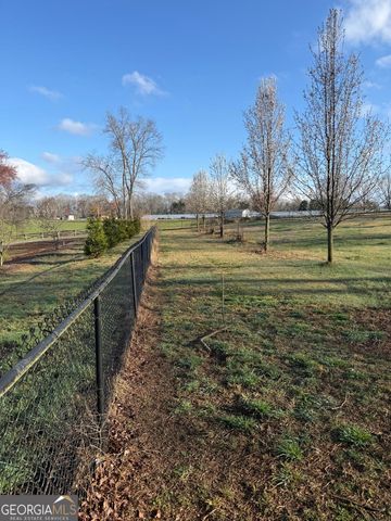 2458 Post Road, Cleveland, GA 30528