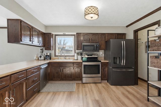 1127 Waterford Drive, Greenwood, IN 46142