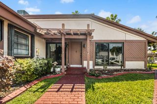 513 Leslie Dr, Hallandale Beach, FL 33009